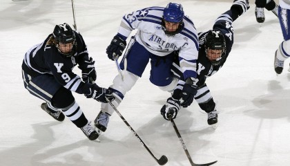 开云体育官方网站-庞蒂决赛全程保持领先优势，庞蒂克1967