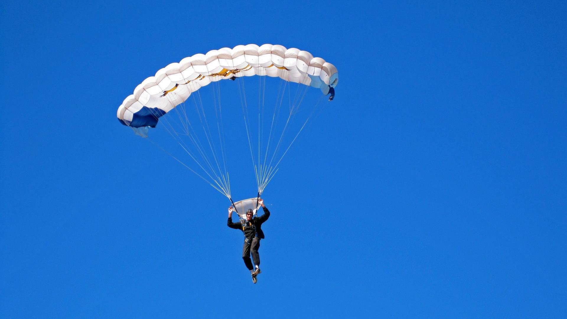 中小学篮球举办校际篮球邀请赛丰富课余生活,小学校园篮球联赛